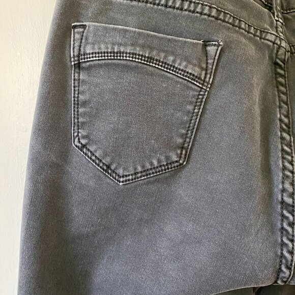 MAX & LIU Women's Jeans Black Soft as Butter - Picture 7 of 8